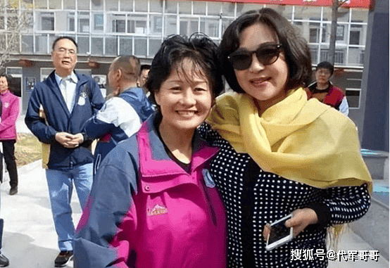 64岁黄秋燕近况：给李连杰生2女，再婚重获幸福（组图） - 8