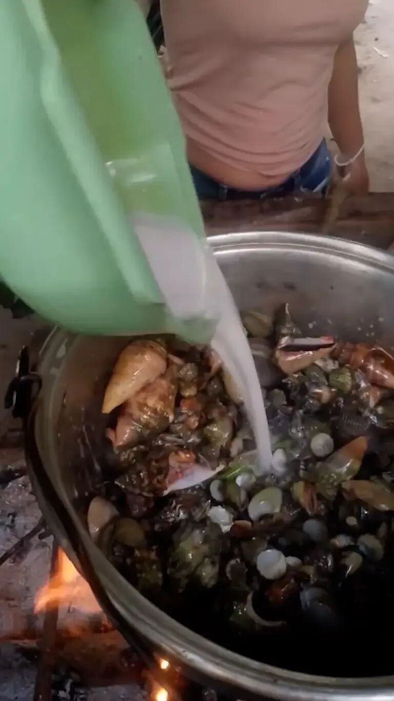 亚裔美食博主吃海鲜惨死！嘴唇变深蓝全身抽搐，数小时夺命，这个东西太毒！（组图） - 2
