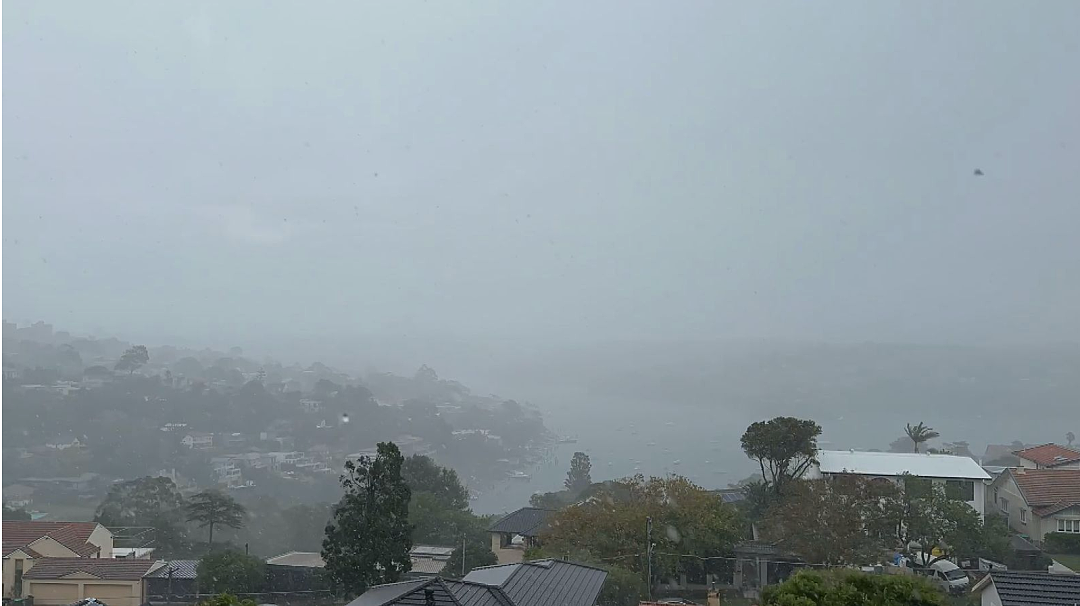 警惕！悉尼天气“两极反转”！刚成澳洲“火炉”，暴雨+强风就杀到，气温骤降10℃（组图） - 3