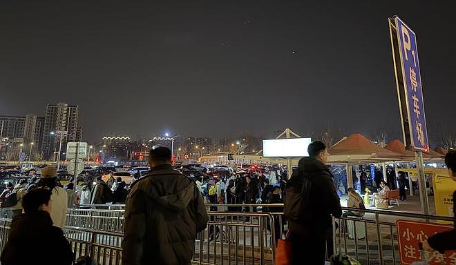 当反向过年走红，留在北京的网约车司机“狠狠捡漏”了（组图） - 1