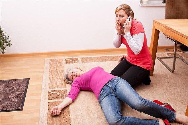 【健康】61岁大妈午饭后猝死！医生：饭后要避开的5件事，很多老人还在做（组图） - 1