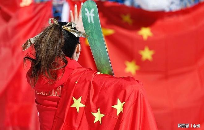 谷爱凌发声：我让世界尊重中国！美媒：口才好，不可能在美国从政（组图） - 1