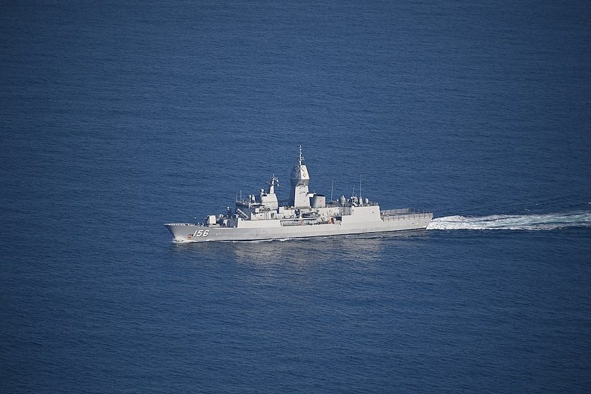 澳军舰“例行通过”台湾海峡，中国“全程跟监警戒”（组图） - 1