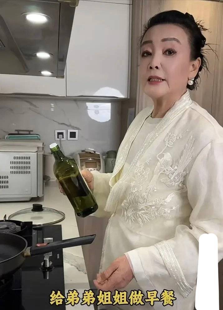 马筱梅即将临盆，张兰带汪小菲爸爸到台北照顾大S的两娃，幸福晒台北酒店聚会新照（组图） - 7