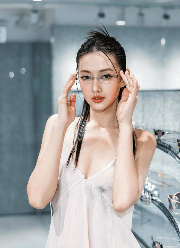 香港混血女星演夜总会公关小姐!被赞颜值天花板(组图) - 11