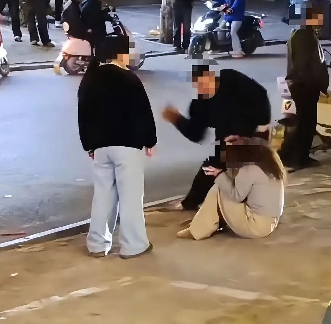 平顶山打人事件:极端恶劣,必须严惩(组图) - 2