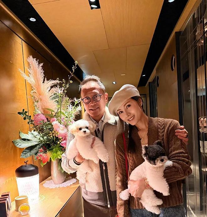 李嘉欣一家逛街!15岁许建彤容貌变化显著,身高近190已成帅哥(组图) - 14