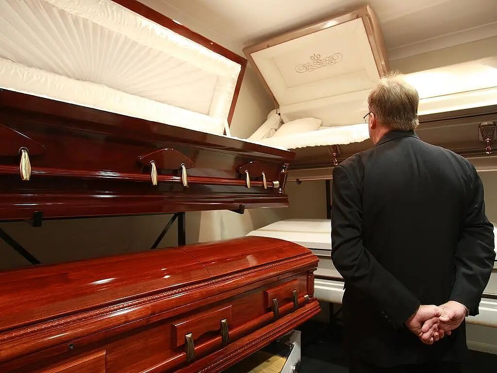 大批澳人“死不起”！家属申请政府丧葬援助，纳税人出资$150万“极简火化”（组图） - 2