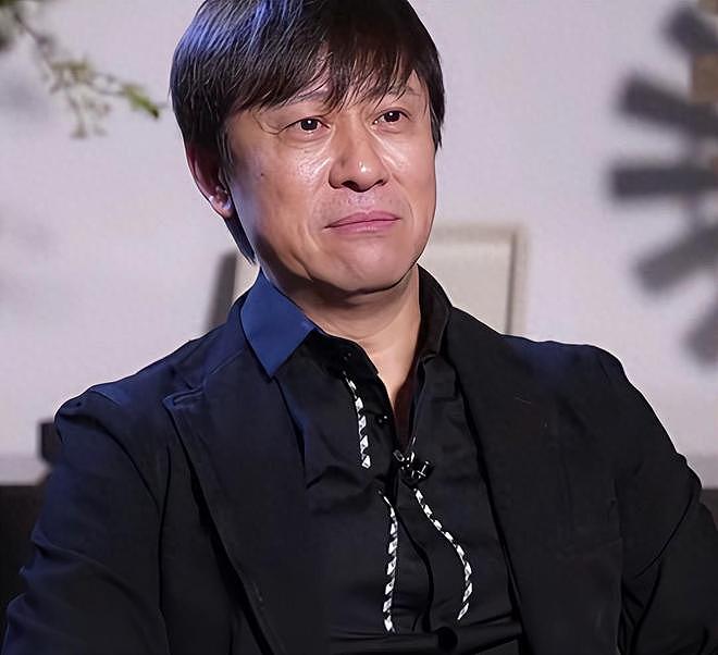 连登14次春晚竟欠债2800万！解晓东豪宅被拍卖，网传落魄住养老院？（组图） - 1