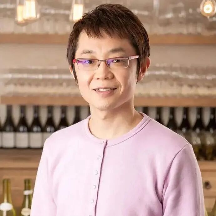 20岁小哥意外中2亿彩票，瞒着家人狂吃5年全花光，最后给自己悟出一人生道理..（组图） - 1
