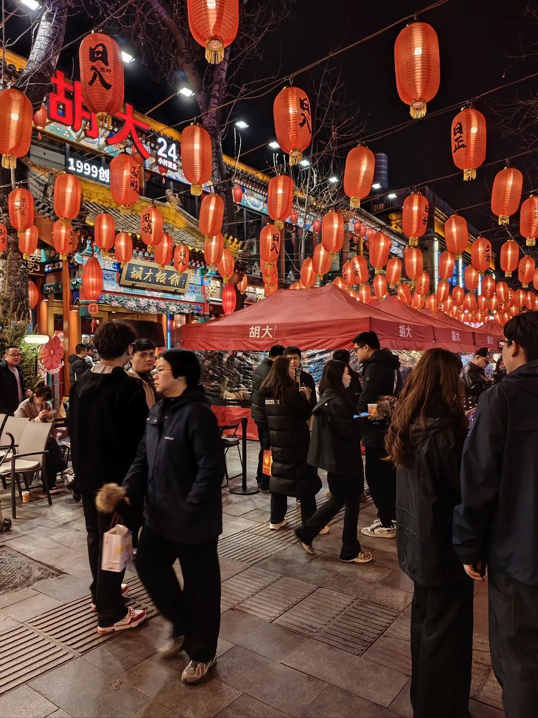 狂飙的县城网红店，让北上广打工人穷哭了（组图） - 16