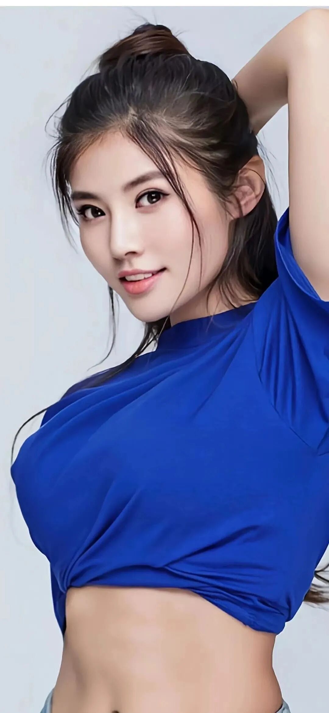 【美女】“大嫂”徐冬冬写真美爆了！凹凸有致魔鬼身材性感火辣（组图） - 1