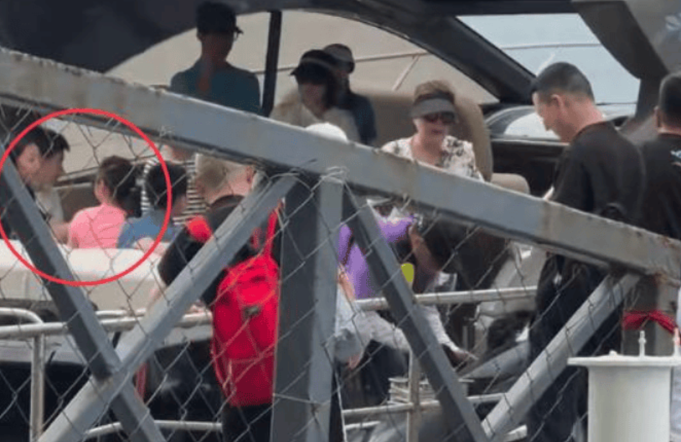 章子怡携全家游三亚！网友偶遇，10岁女儿越长越像爸爸汪峰（组图） - 3