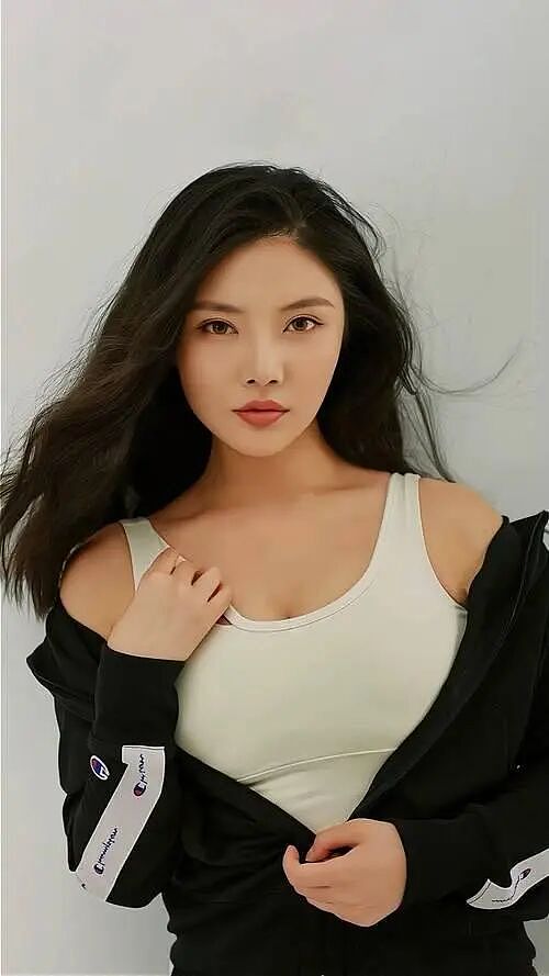 【美女】“大嫂”徐冬冬写真美爆了！凹凸有致魔鬼身材性感火辣（组图） - 10