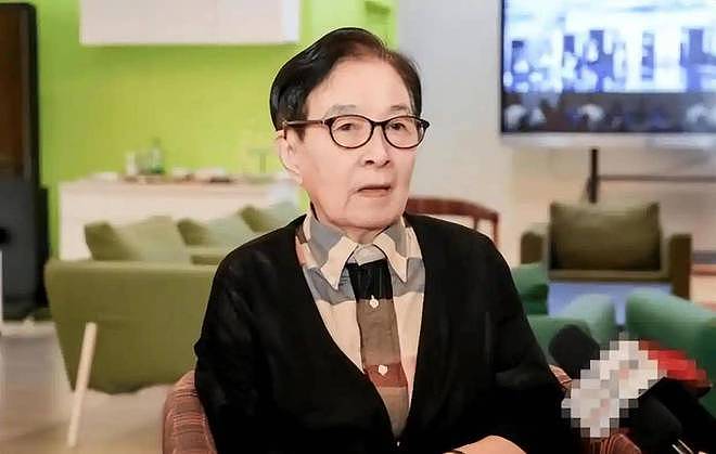 连登14次春晚竟欠债2800万！解晓东豪宅被拍卖，网传落魄住养老院？（组图） - 8