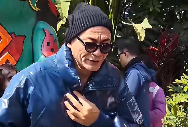 64岁男演员春节在景区打工,暴瘦引担忧!曾自曝不再拍戏(组图) - 3
