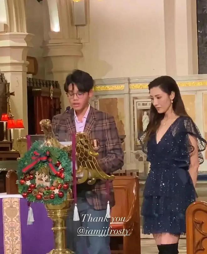 李嘉欣一家逛街!15岁许建彤容貌变化显著,身高近190已成帅哥(组图) - 10