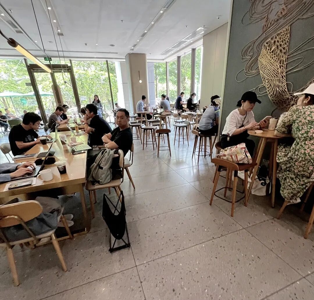 狂飙的县城网红店，让北上广打工人穷哭了（组图） - 23