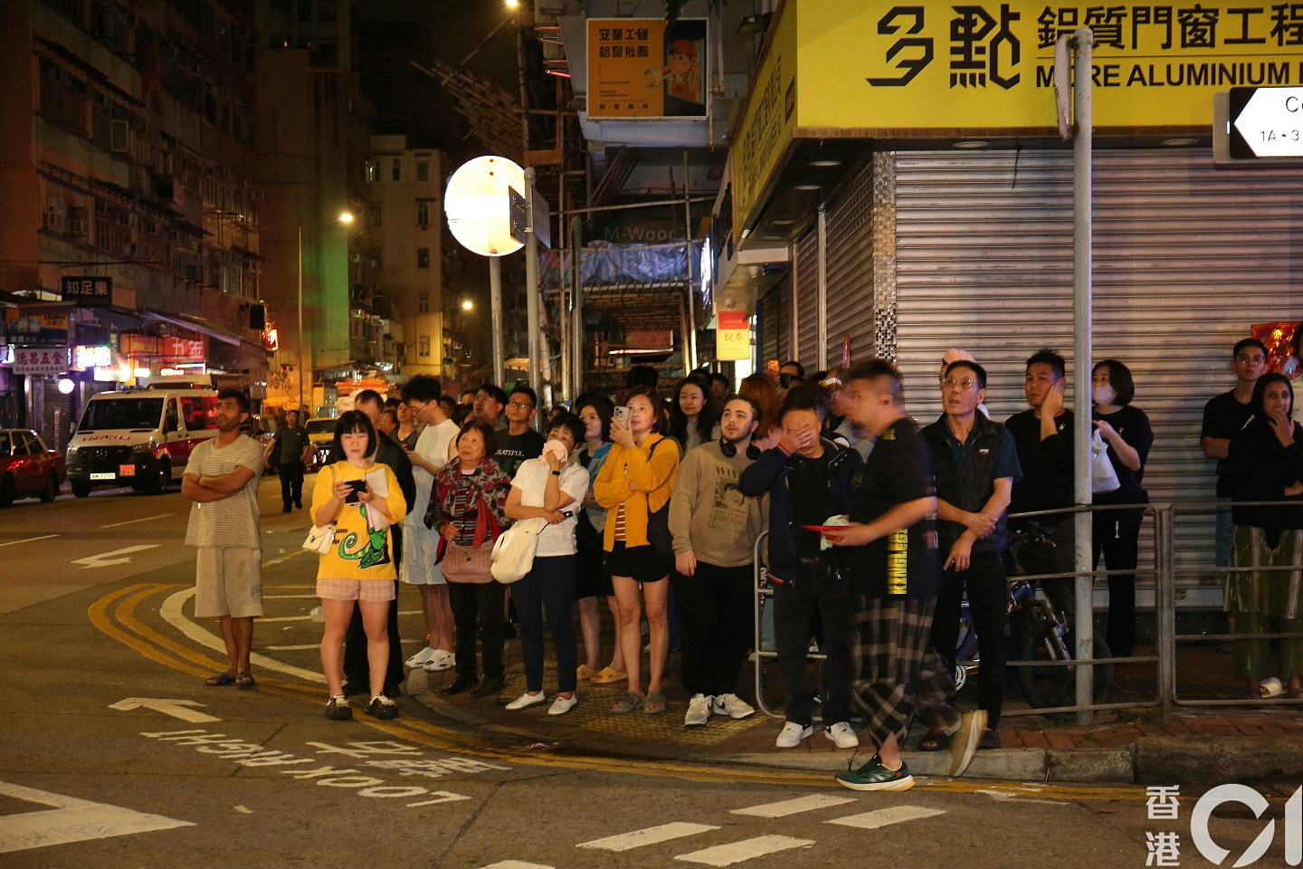 学生公寓尿袋起火！8名留学生不适送院，部分人面部被熏黑（组图） - 12