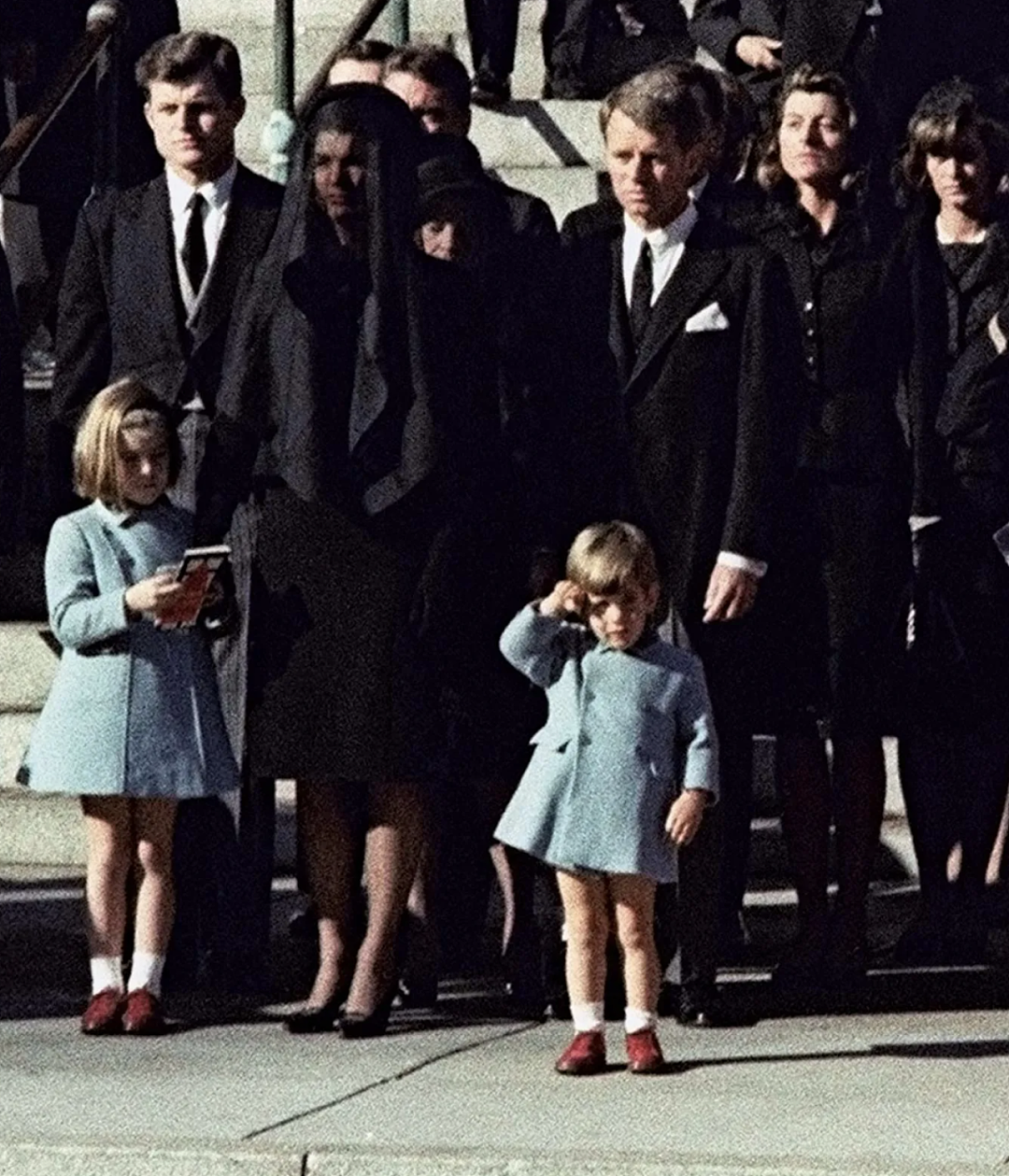 美顶级家族最帅“王子”与绝美妻子命丧大海！男才女貌轰动世界，却以悲剧收场…（组图） - 31