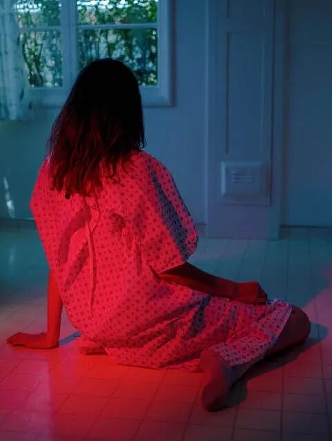 为了装瘫，她跟脑瘫患者做闺蜜12年，学会了每个细节...  这？？？（组图） - 14