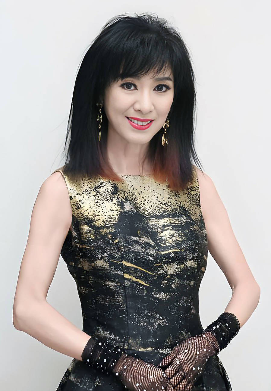 米雪首次上央视春晚！她71岁仍未婚单身...（组图） - 8