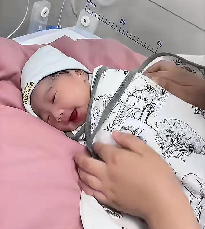 网红鹿哈官宣当爸,首胎女儿出生母女平安,正面照曝光好可爱(组图) - 1