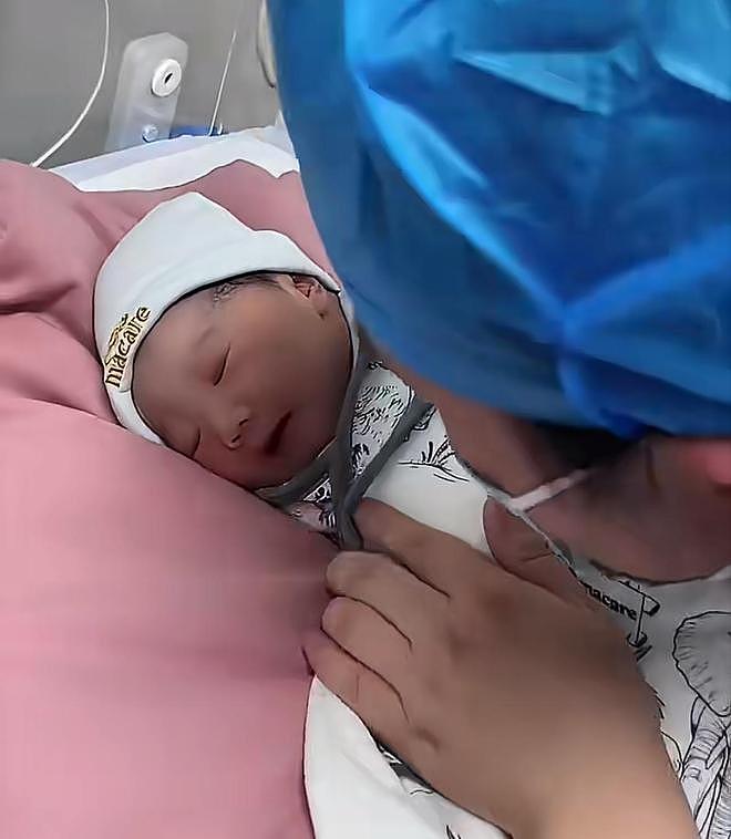 网红鹿哈官宣当爸,首胎女儿出生母女平安,正面照曝光好可爱(组图) - 2