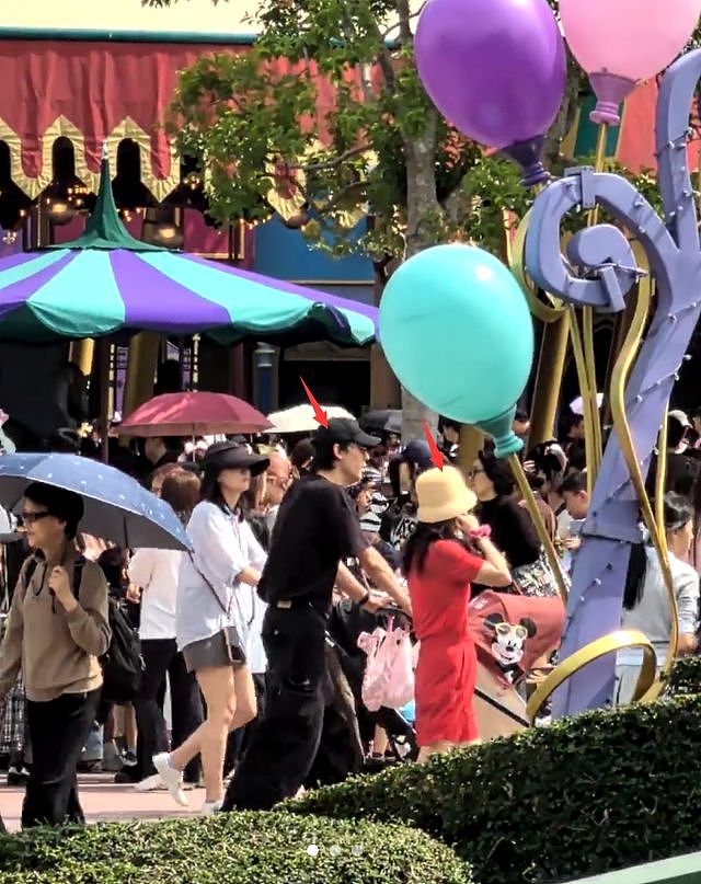 吴倩带女儿港迪度假,包裹严实,张雨剑不戴口罩生怕别人认不出(组图) - 1
