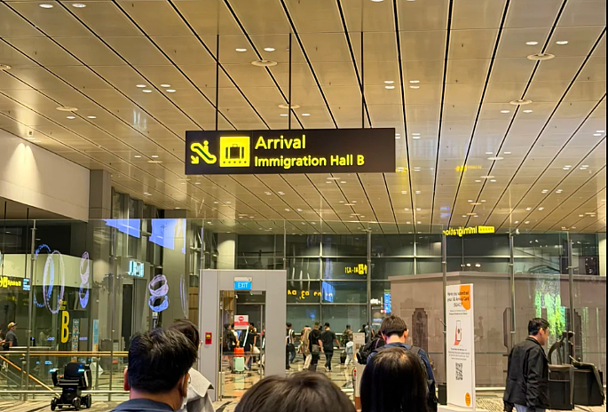 新加坡再曝重大洗钱案：中国小伙持工签入境，与同籍黑客团伙住豪宅、转运名酒、涉案6335万...（组图） - 1