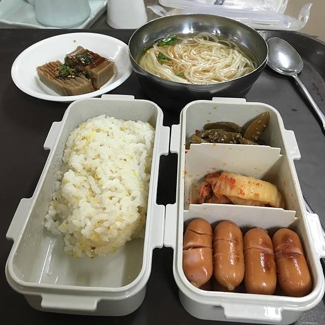 具俊晔已回韩国，清空社媒账号，和好兄弟一起吃泡菜美食（组图） - 4