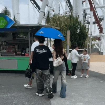 黄晓明恋情曝光！与美女穿情侣装并同游，女方年龄被扒疑似小22岁（组图） - 4