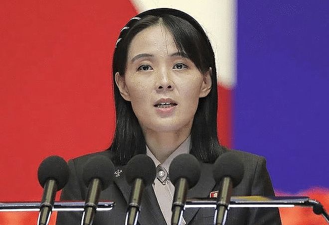 金与正＂转正＂了，戴着黑白色发箍坐在候补委员的第一位（组图） - 3