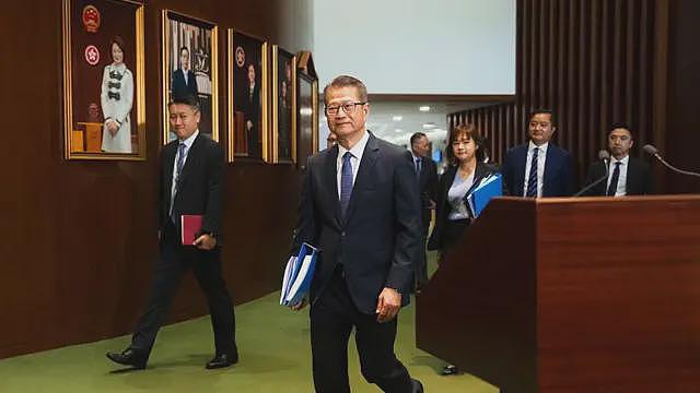 香港预算案2026:库房亏转盈,全民发展AI、首转拨外汇基金予北都发展(组图) - 1