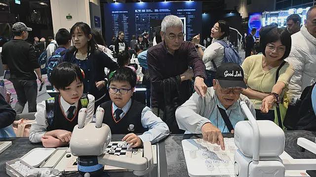 香港预算案2026:库房亏转盈,全民发展AI、首转拨外汇基金予北都发展(组图) - 3