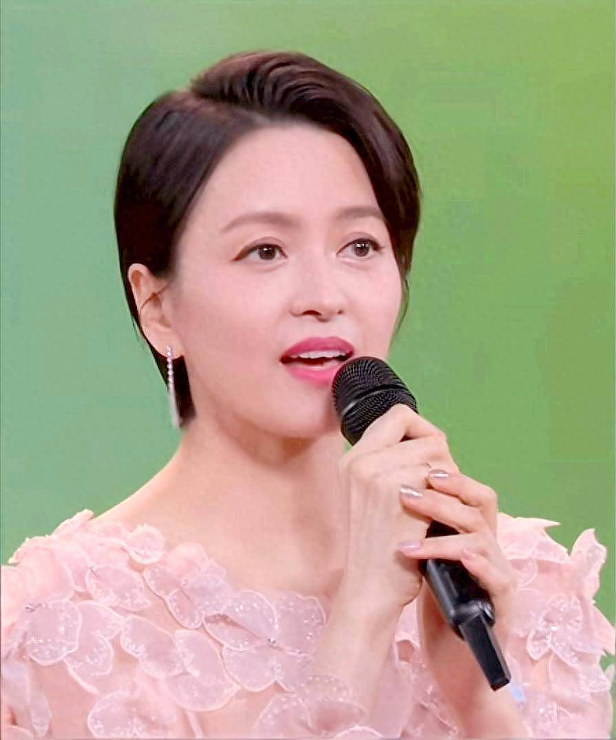 梁咏琪第4次上央视春晚！她倒贴嫁西班牙籍丈夫（组图） - 1