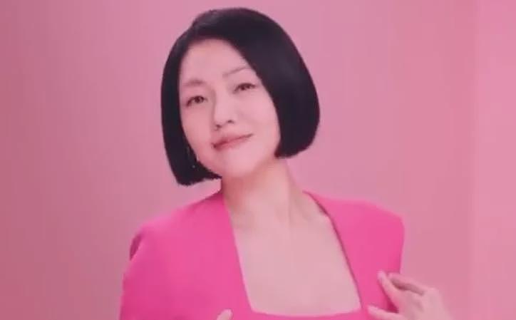 正式回归荧幕！小S发文：姐回来了，摆出经典S造型（组图） - 1