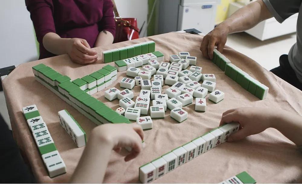 春节打牌恐留下刑事记录，律师紧急提醒（组图） - 2