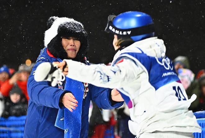 没收全部收入?美议员推动“谷爱凌法案”:背叛美国,必须付出代价(组图) - 6