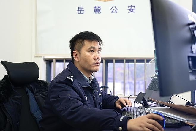 湖南女子连续13次网购后AI修图索赔，长沙警方：敲诈勒索，刑拘（组图） - 1