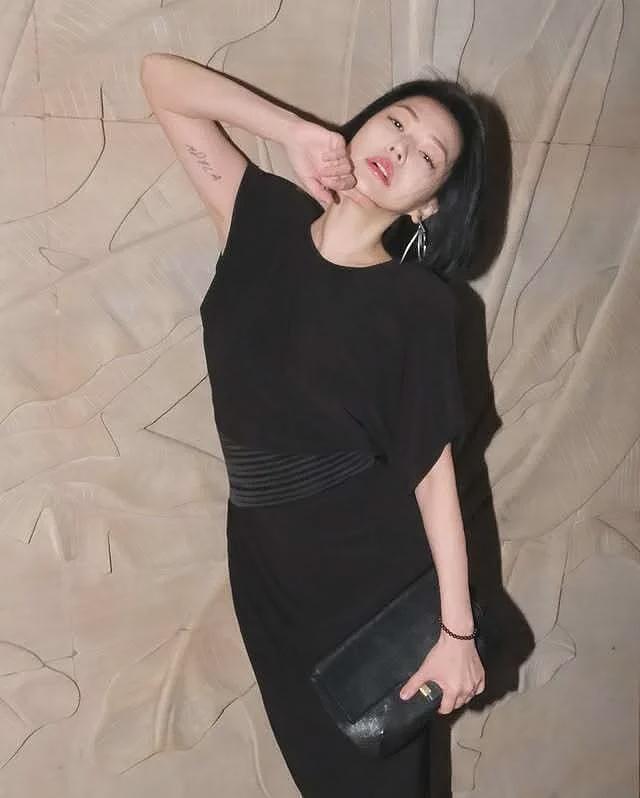 正式回归荧幕！小S发文：姐回来了，摆出经典S造型（组图） - 15