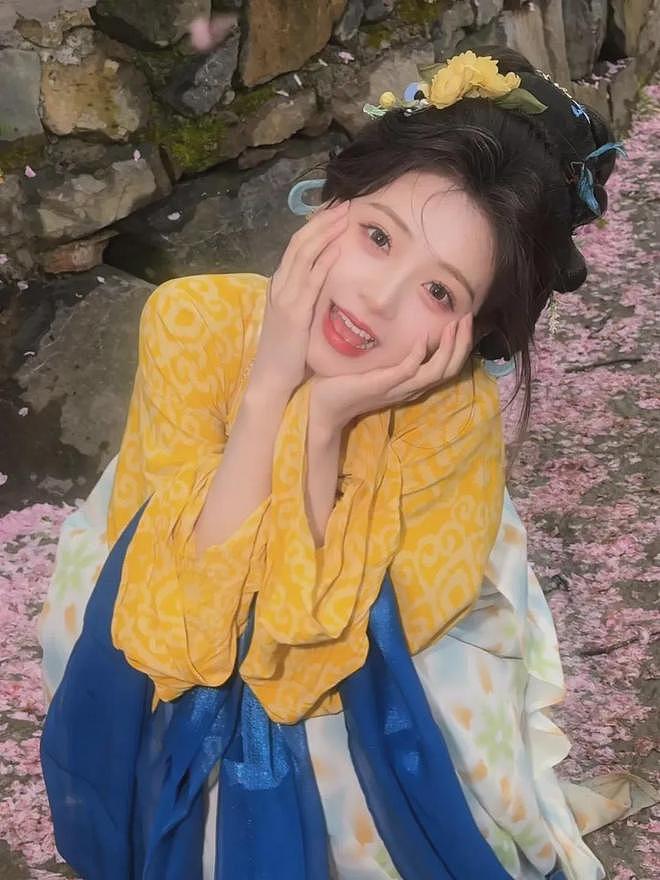 【美女】仙气飘飘，长相靓丽，小香风造型，最美古风小仙女（组图） - 1