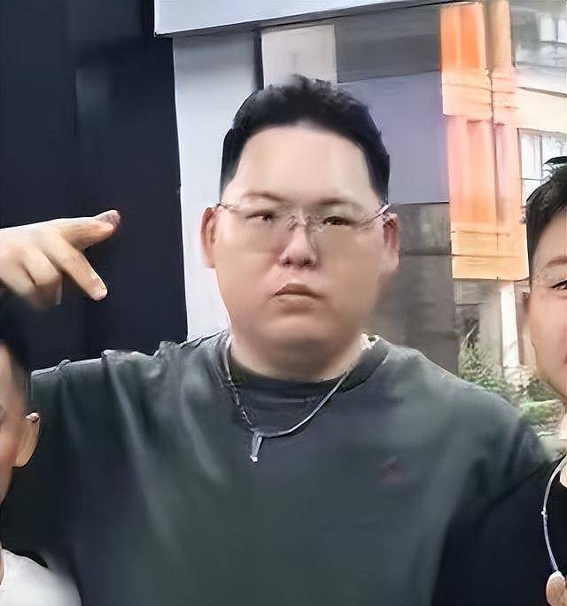 被父母拉黑的“百亿少爷”向佑，早已断了财路（组图） - 23