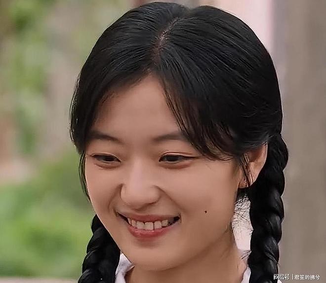 28岁关晓彤VS29岁孙千:女演员颜值差距一目了然(组图) - 6