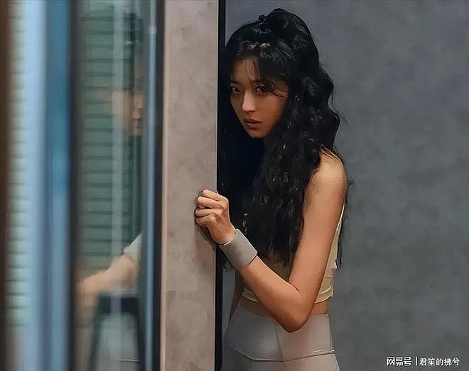 28岁关晓彤VS29岁孙千:女演员颜值差距一目了然(组图) - 10