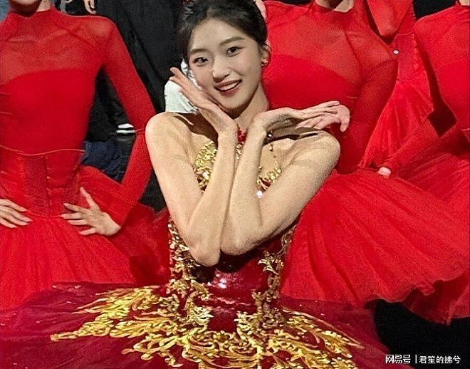 28岁关晓彤VS29岁孙千:女演员颜值差距一目了然(组图) - 1