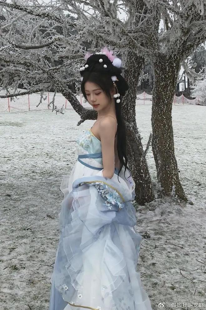 【美女】仙气飘飘，长相靓丽，小香风造型，最美古风小仙女（组图） - 16