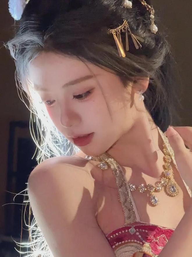 【美女】仙气飘飘，长相靓丽，小香风造型，最美古风小仙女（组图） - 3