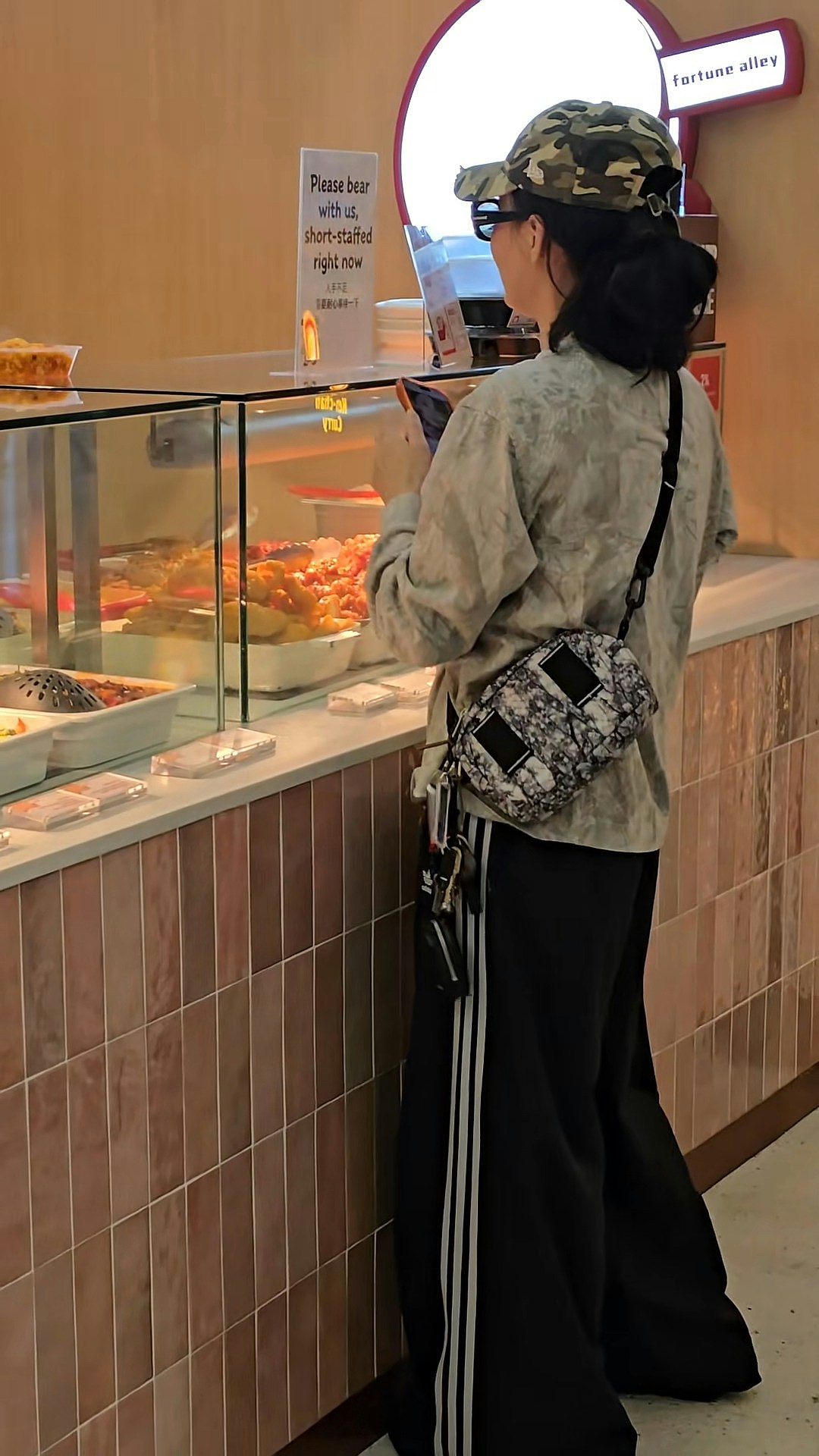 张柏芝现身悉尼平价超市引热议!素颜惊艳一众网友,“女神好美”(组图) - 8