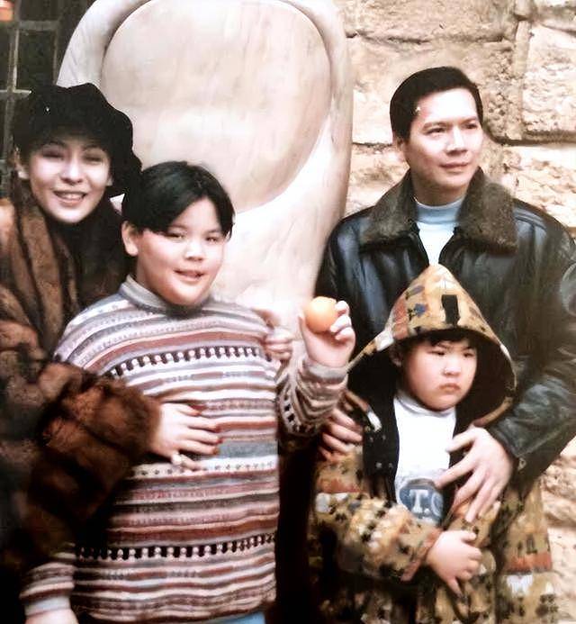 被父母拉黑的“百亿少爷”向佑，早已断了财路（组图） - 9